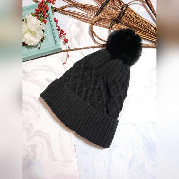 Black Women's Winter Beanie Hat With Pearls and Pom Pom - Picture 5 of 5